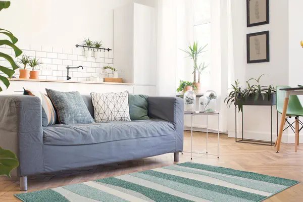 素材を春夏仕様に