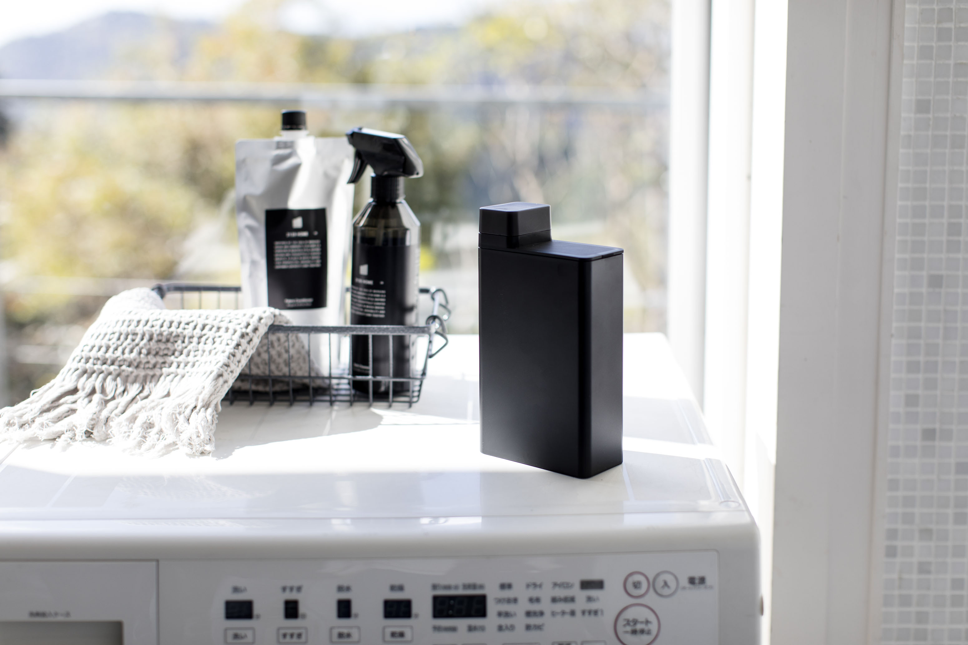 スタイリッシュな詰め替えランドリーボトル