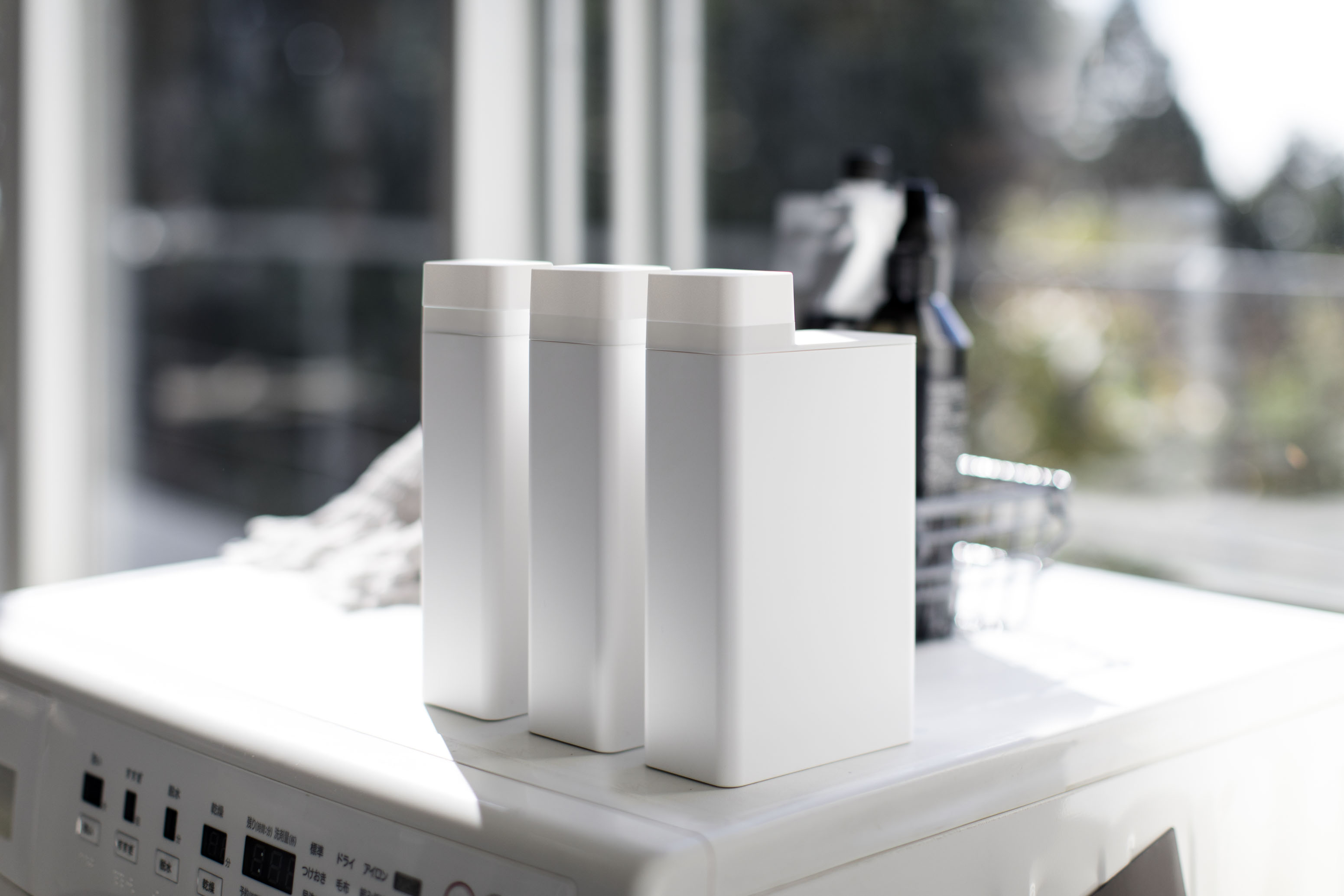 スタイリッシュな詰め替えランドリーボトル