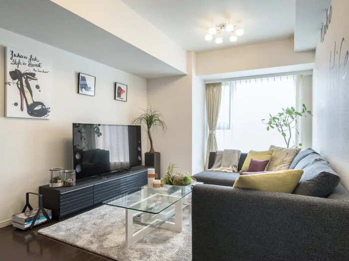 シンプルと高級感を両立したリビング